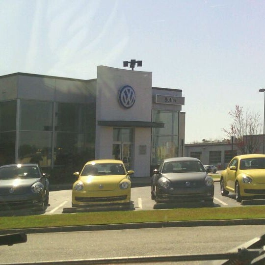 Das Foto wurde bei Butler Volkswagen von Joclyn B. am 3/6/2012 aufgenommen