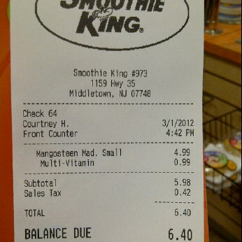 Photo taken at Smoothie King by Vilmarie🎵 on 3/1/2012