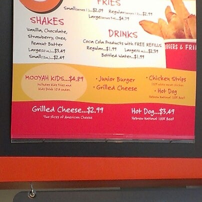 7/15/2012에 Valori F.님이 MOOYAH Burgers, Fries &amp; Shakes에서 찍은 사진