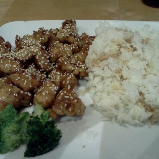 Photo taken at Shu Shu&#39;s Asian Cuisine by Alex G. on 5/25/2012