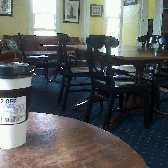 Foto diambil di Point Loma Living Room Coffeehouse oleh James L. pada 9/23/2011