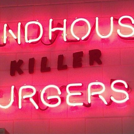 Das Foto wurde bei Grindhouse Killer Burgers von Thomas S. am 7/6/2011 aufgenommen