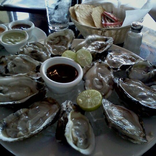 Das Foto wurde bei Costa Pacifica - San Antonio Seafood Restaurant von Yvette B. am 11/4/2011 aufgenommen