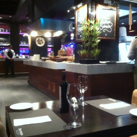 รูปภาพถ่ายที่ Restaurant Santerra โดย Juan Esteban R. เมื่อ 6/19/2011