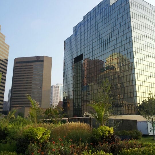 COLDWELL BANKER King Thompson 4 tips from 54 visitors