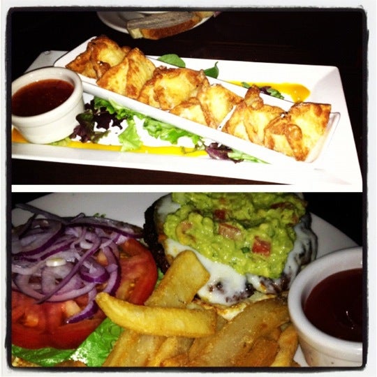 BluWater Bistro Leschi American Restaurant in Leschi