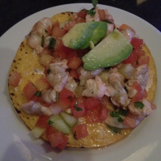 Das Foto wurde bei Costa Pacifica - San Antonio Seafood Restaurant von James C. am 1/8/2012 aufgenommen
