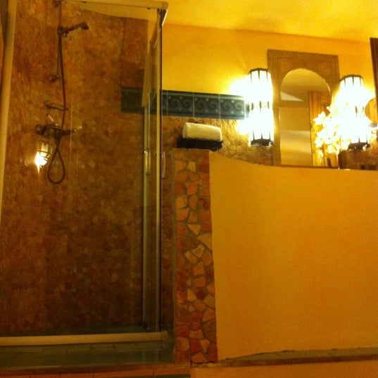 Das Foto wurde bei Hotel Villa Oriental von Eveline3112 am 12/7/2011 aufgenommen