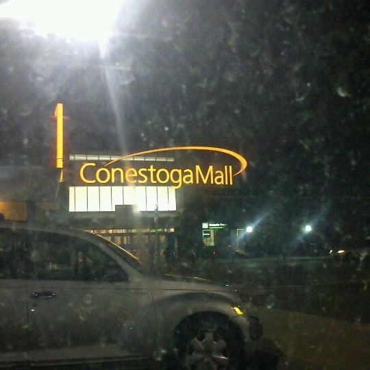 11/22/2011 tarihinde Matt S.ziyaretçi tarafından Conestoga Mall'de çekilen fotoğraf