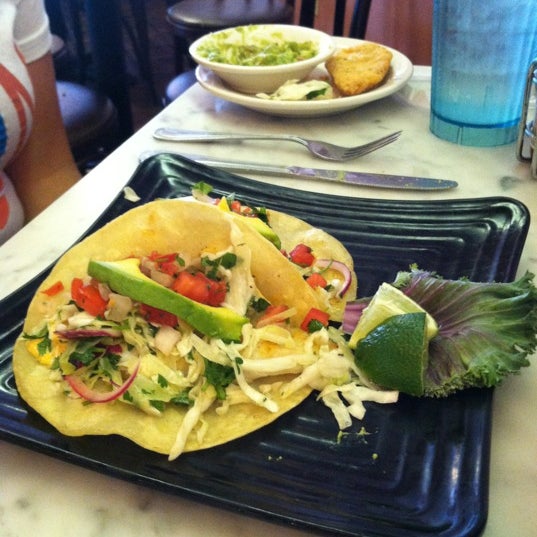 8/23/2012 tarihinde Ken B.ziyaretçi tarafından Bandanas Mexican Grille'de çekilen fotoğraf