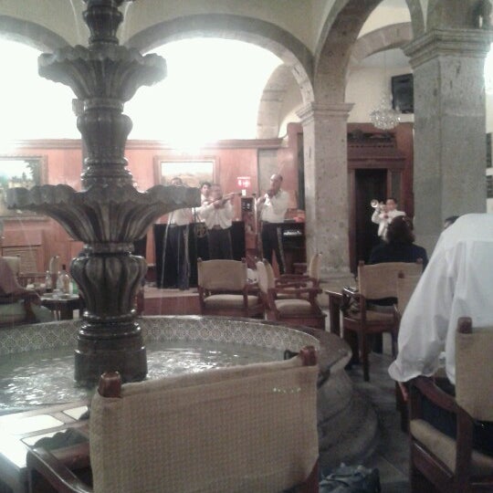 6/16/2012 tarihinde Tanke V.ziyaretçi tarafından Hotel Francés'de çekilen fotoğraf