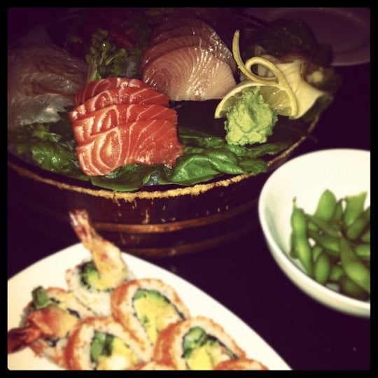 รูปภาพถ่ายที่ Toni&#39;s Sushi Bar โดย Sadaf S. เมื่อ 1/24/2012