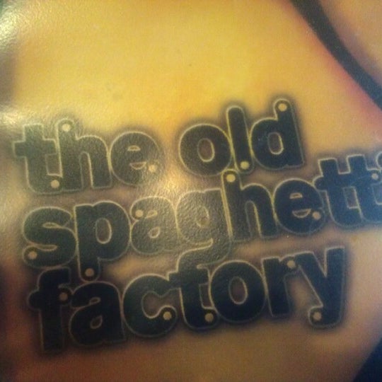 8/27/2012 tarihinde Ralphie P.ziyaretçi tarafından The Old Spaghetti Factory'de çekilen fotoğraf