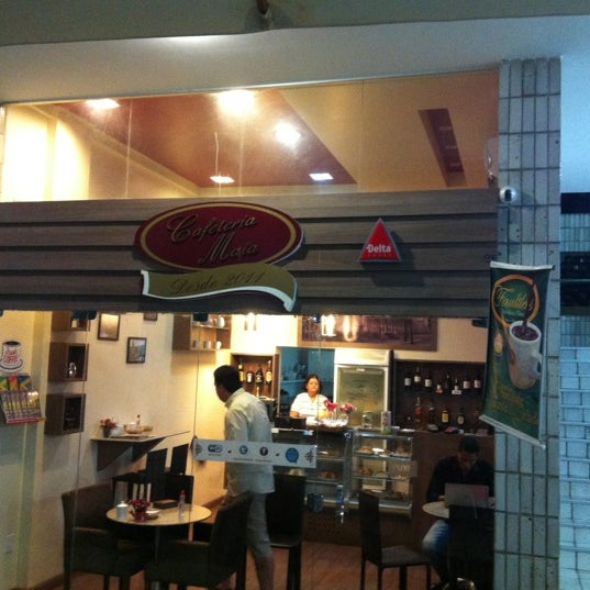 Photo taken at Cafeteria Maia by Paulinha H. on 7/24/2012