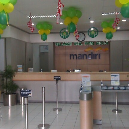 Photos At Bank Mandiri Semarang Mtharyono 1 Tip From 55 Visitors