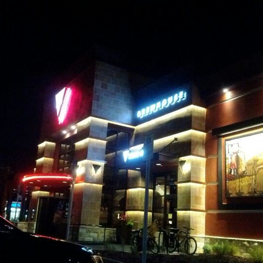 Photo taken at BJ&#39;s Restaurant &amp; Brewhouse by Lexton D. on 3/25/2012