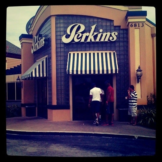 Foto scattata a Perkins Restaurant &amp; Bakery da Dee Bella R. il 7/16/2011