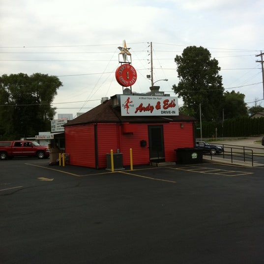 Photo taken at Ardy &amp; Ed&#39;s Drive In by Matt S. on 7/24/2011