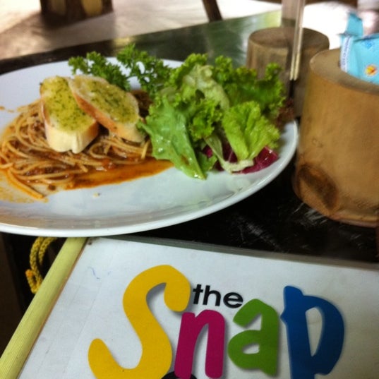 Foto tirada no(a) The Snap Cafe por Regina M. em 4/28/2011