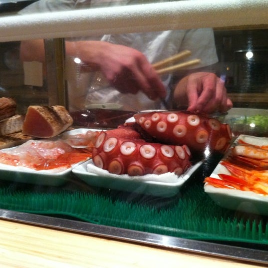 รูปภาพถ่ายที่ Kushi Izakaya &amp; Sushi โดย S เมื่อ 2/13/2012