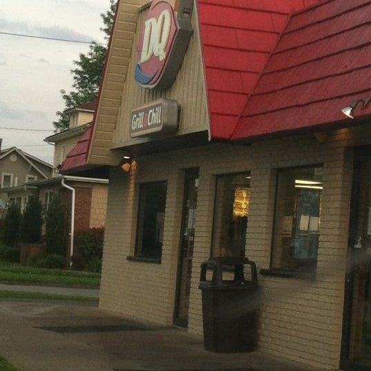 Dairy Queen Ice Cream Parlor in Saint Albans