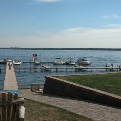 eatery quarterdeck boathouse resort
