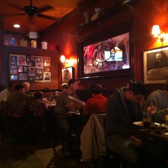 10/16/2011にShlomiko S.がFetch Bar and Grillで撮った写真