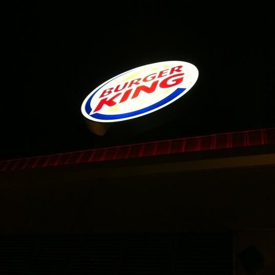 Photo taken at Burger King by Erasmo S. on 8/12/2012