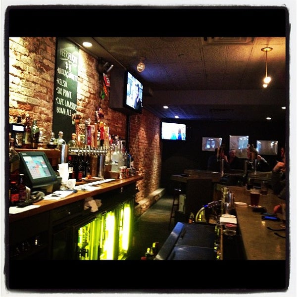 Photo taken at Keg No. 229 by In NYC on 4/1/2012