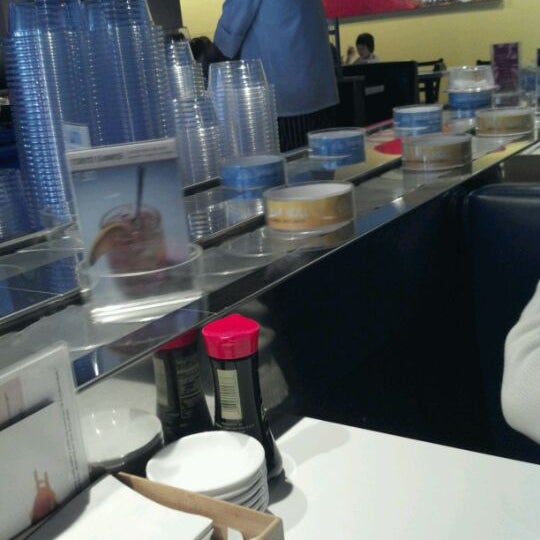 Foto tirada no(a) Umi Sushi + Tapas por James M. em 2/21/2012