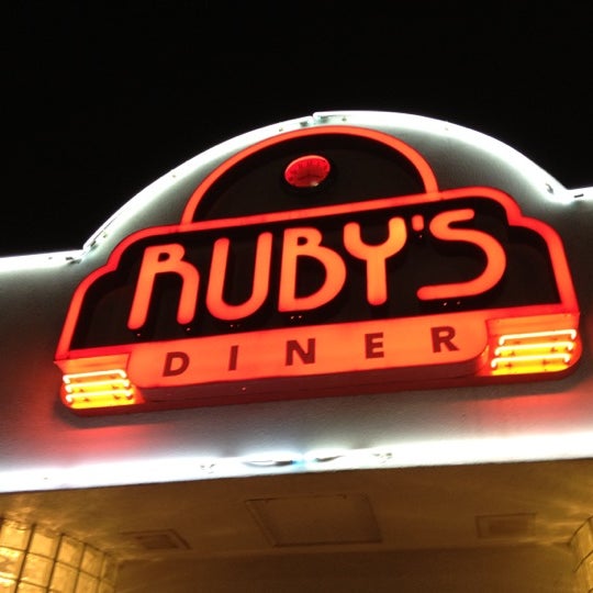 Photo taken at Ruby&#39;s Diner by Jacob M. on 4/4/2012