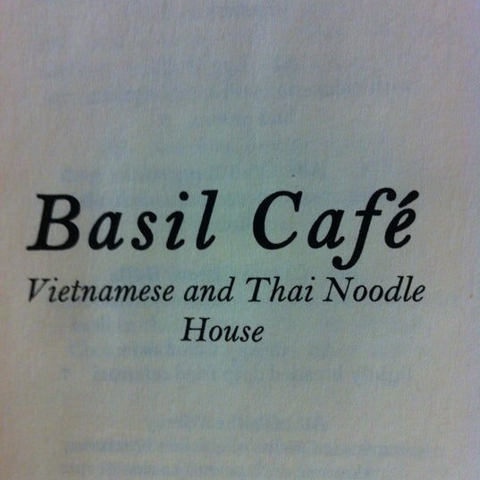 รูปภาพถ่ายที่ Basil Café โดย Steph V. เมื่อ 2/9/2012