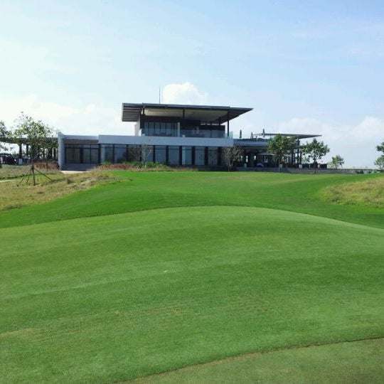 Danang Golf Club - 방문자 201명의 팁 7개 Danang Golf Club