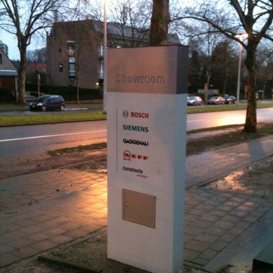 รูปภาพถ่ายที่ Bosch and Siemens home appliances (BSH) โดย Olivier G. เมื่อ 1/6/2012