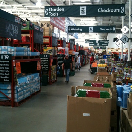 Bunnings Warehouse Hardware Store in Bunbury