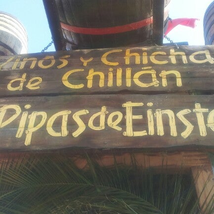 8/31/2012 tarihinde Vanessa M.ziyaretçi tarafından Las Pipas de Einstein'de çekilen fotoğraf