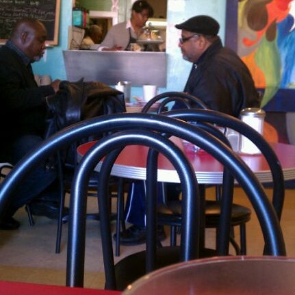 Photo taken at 5 Loaves Eatery by JL J. on 11/16/2011