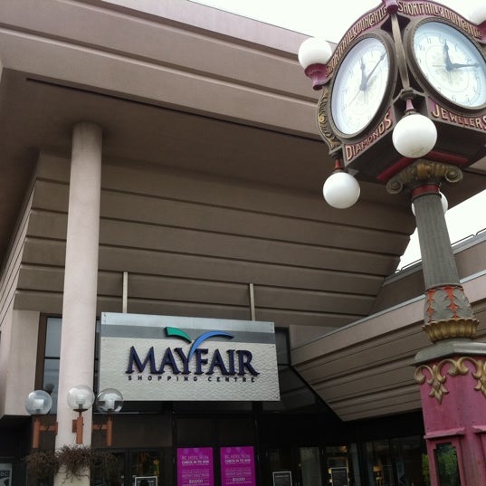 Foto tomada en Mayfair Shopping Centre  por Dinh P. el 10/1/2011