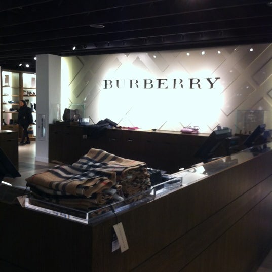 Burberry Outlet - Clothing Store in Central Valley