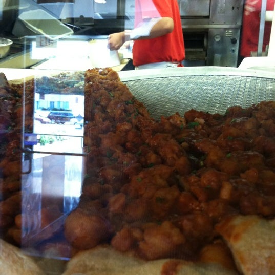 Foto diambil di Joanne&#39;s Gourmet Pizza oleh Jonathan T. pada 6/23/2012