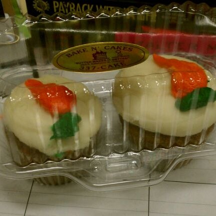 Foto diambil di Bake N&#39; Cakes oleh Zandra B. pada 1/26/2012