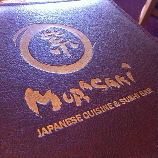 Photo taken at Murasaki Restaurant and Sushi Bar by Rodrigo A. on 8/22/2011