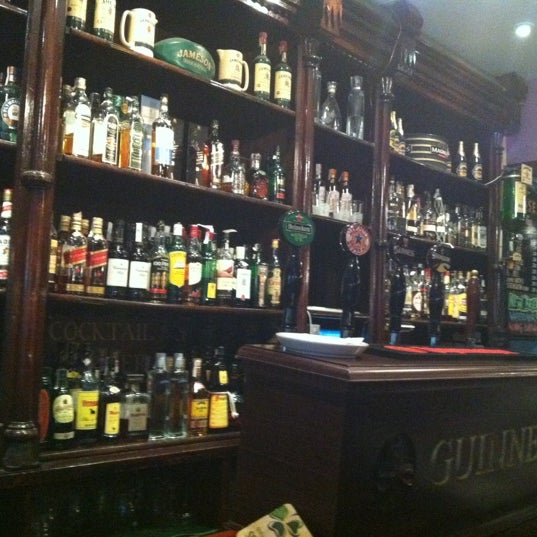 รูปภาพถ่ายที่ Ulysses Irish Pub โดย Jackie O. เมื่อ 5/8/2012