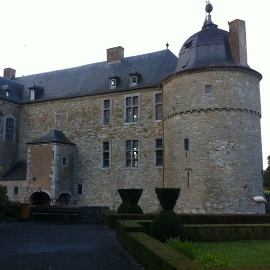 Foto tirada no(a) Château de Lavaux-Sainte-Anne por Doron T. em 10/20/2011