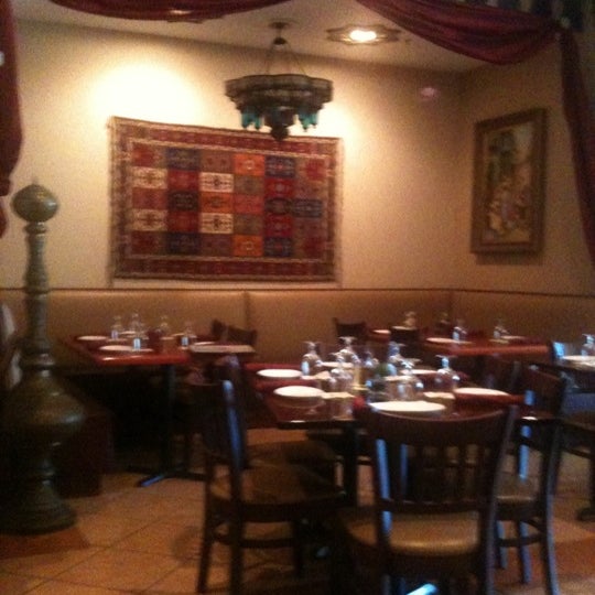 Foto tirada no(a) Maroosh Mediterranean Restaurant por Samir A. em 1/20/2012