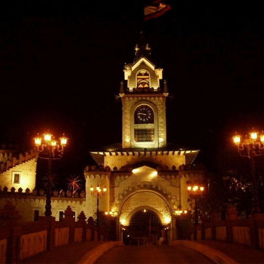Das Foto wurde bei Puerta de la Ciudad von Borisitos G. am 8/3/2012 aufgenommen