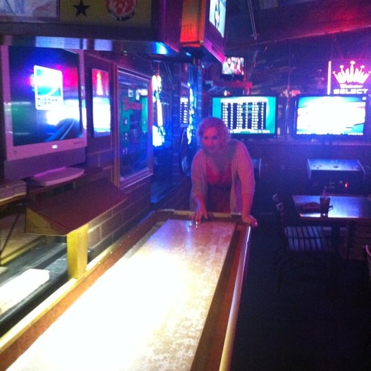 Foto tomada en Friendly&#39;s Sports Bar and Grill  por Katie S. el 8/13/2011