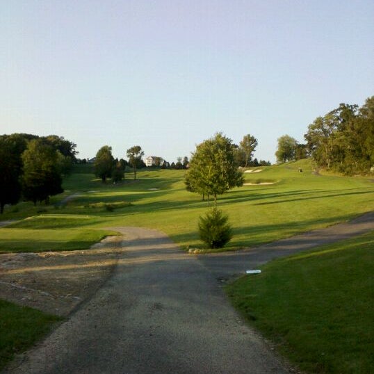 Photo taken at SkyView Golf Club by Harold R C. on 9/2/2011