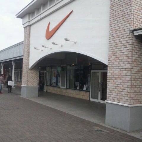 Nike Factory Store 越名町58