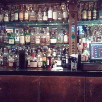 Foto diambil di Quinn&#39;s Steakhouse &amp; Bar oleh RonN S. pada 5/21/2012